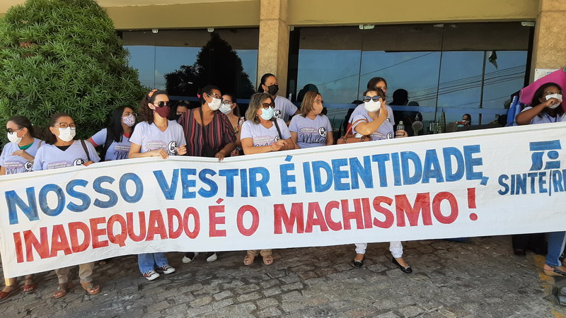 Mulheres protestam contra machismo em frente à Secretaria Municipal de  Educação de Natal – SINTEST RN