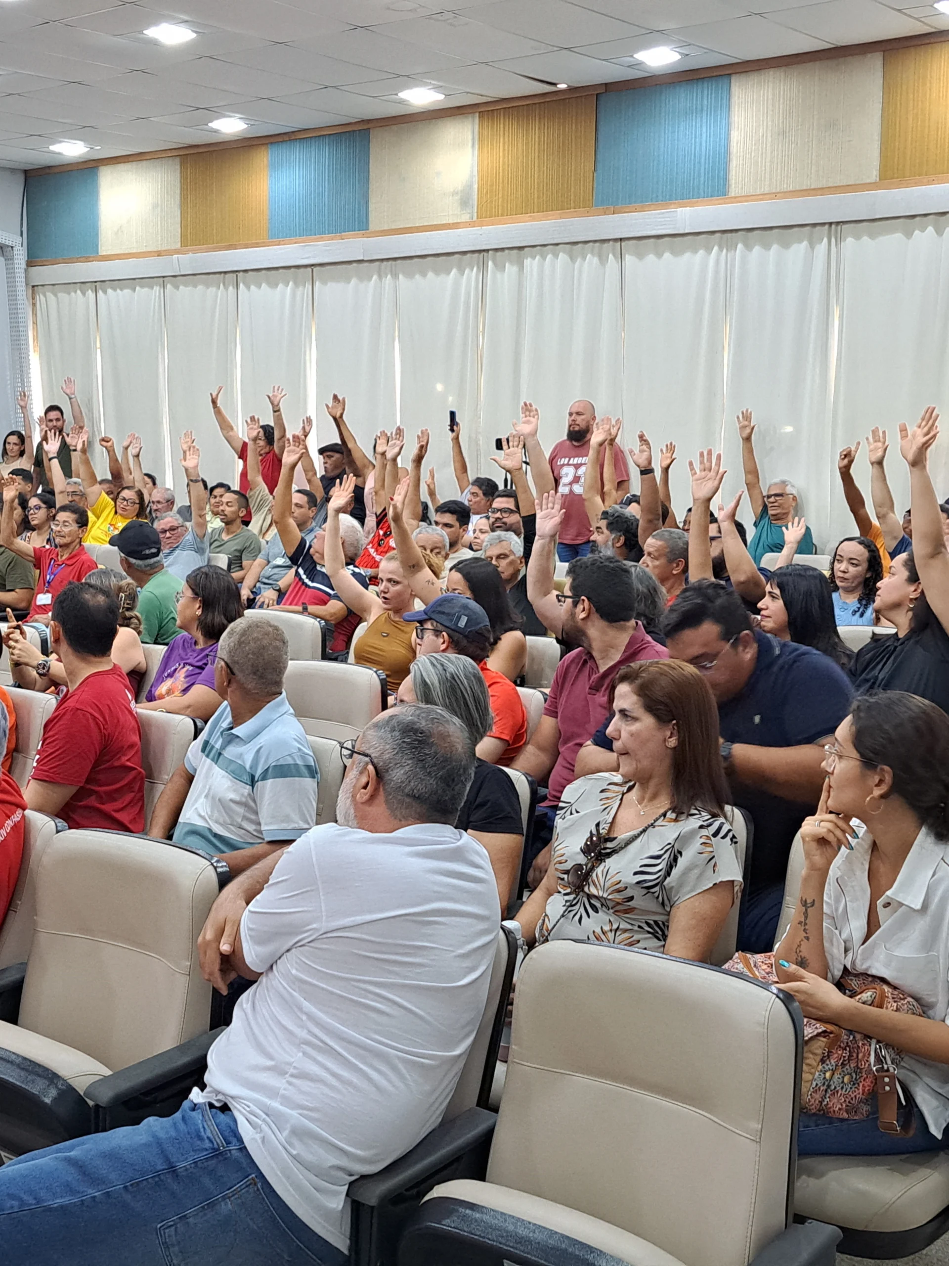 Com votação apertada, assembleia aprova greve para 23 de fevereiro e cobra cumprimento integral do Acordo de Greve 2024