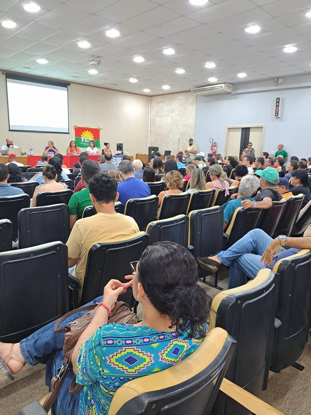 Assembleia de Greve aponta os 17 itens descumpridos pelo governo