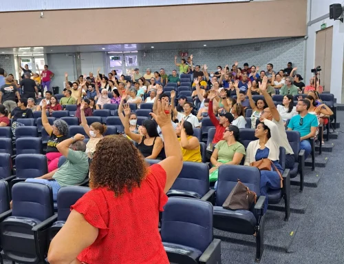 Assembleia elege delegados ao Comando Nacional de Greve e mantém paralisação