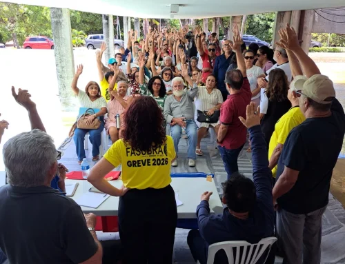 Assembleia no pátio da Reitoria aprova encaminhamentos e reforça mobilização da greve na UFRN