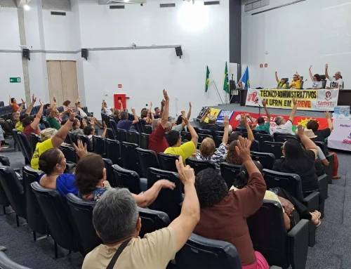 Assembleia de greve debate avaliação de desempenho e mantém paralisação