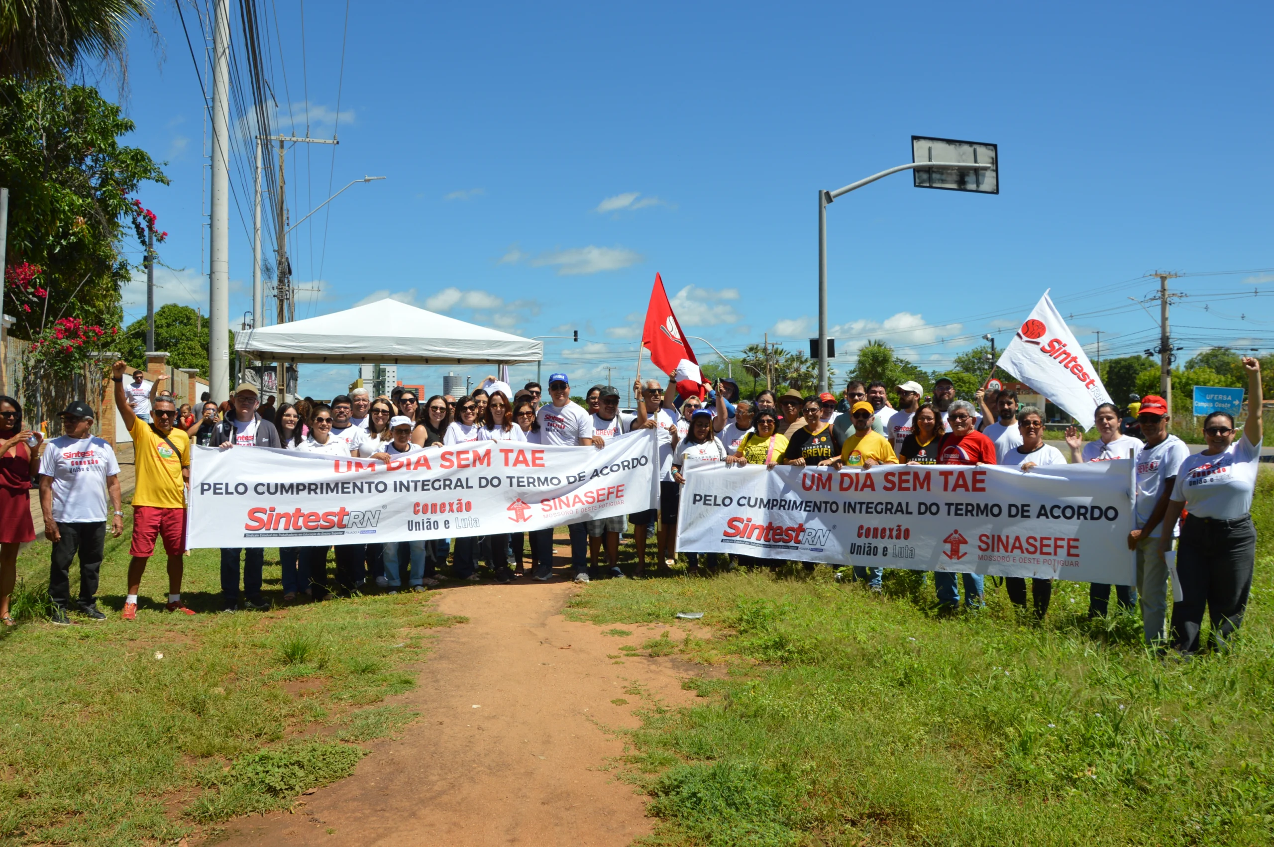 Comando Local de Greve realiza ato unificado em Mossoró